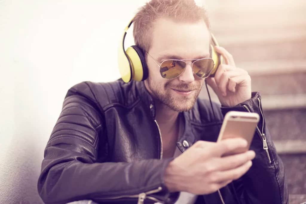 Maximiser la Visibilité de Votre Musique en Auto-Production 1 man 5531031 1280